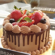 オリジナルデコレーションケーキ（チョコレートクリーム）
